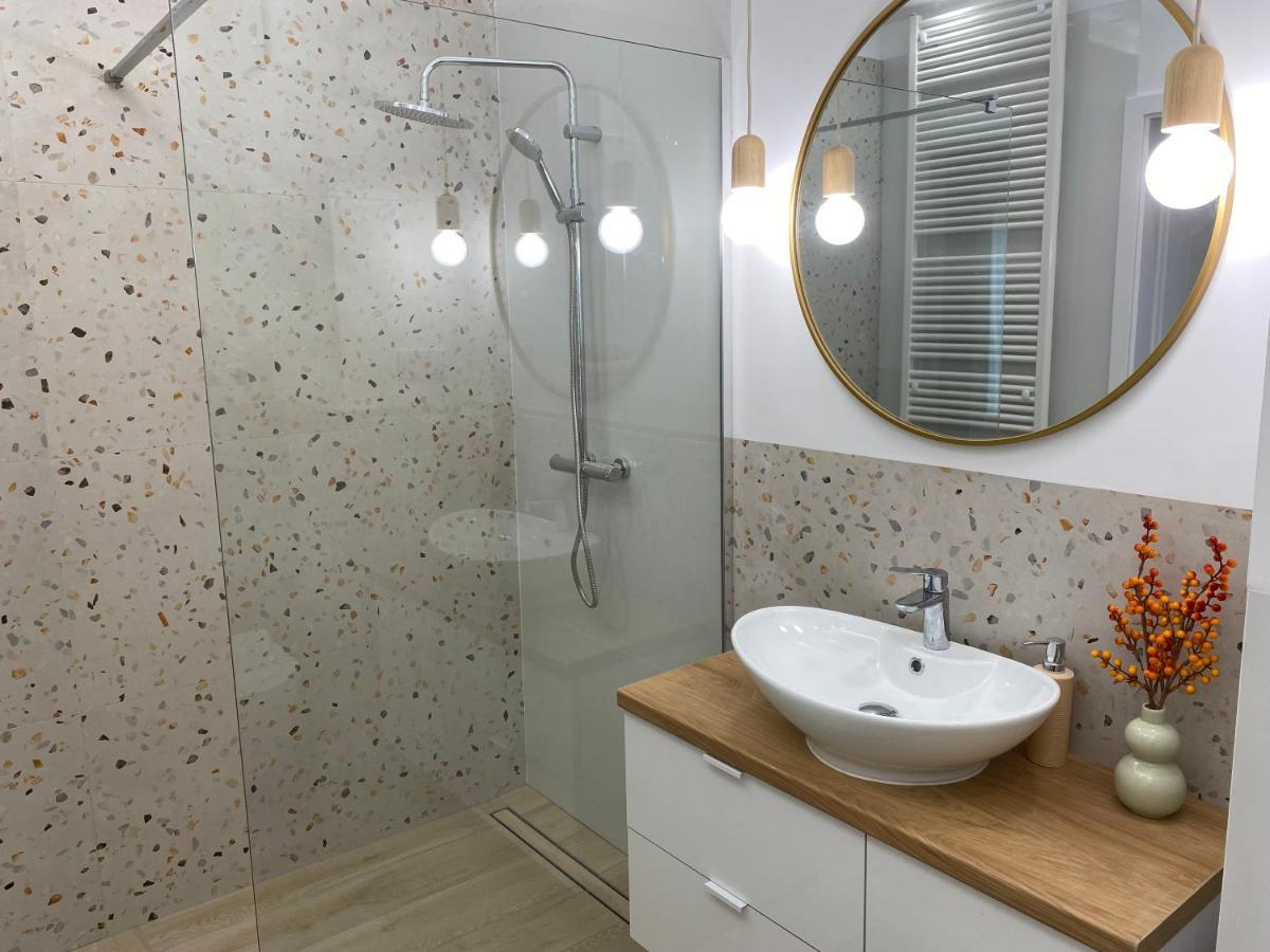 Metro Szwedzka Apartament Orange Варшава Екстериор снимка